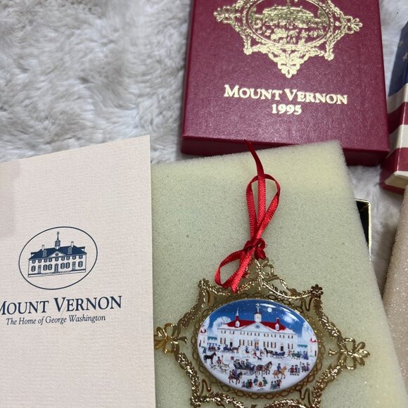 Mount Vernon 1995 Christmas Ornaments Set In Gift Box - Picture 4 of 7